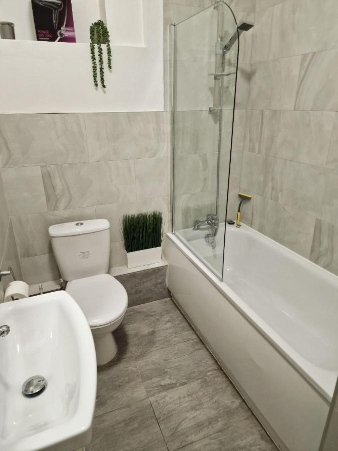 Spacious 4 Bedrooms Apartment For 10 Near Marble Arch ลอนดอน ภายนอก รูปภาพ